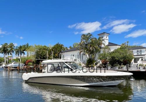 Boston Whaler 380 Realm karta techniczna i opinia